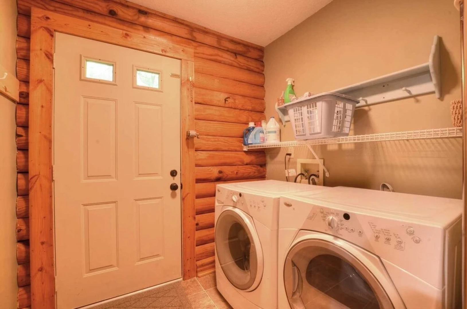 Rippling Waters Lodge 3 Bedroom Cabin by RedAwning