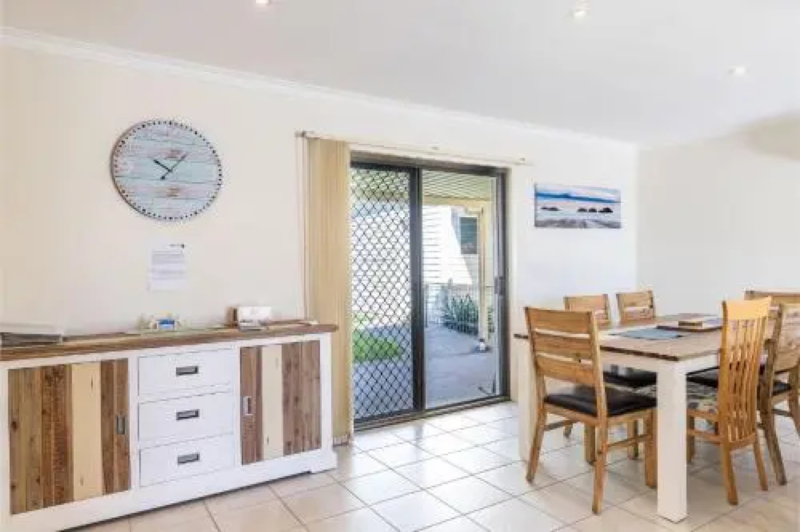 Happy Tails' , 55 Pantowora Street - pet friendly, air conditioned