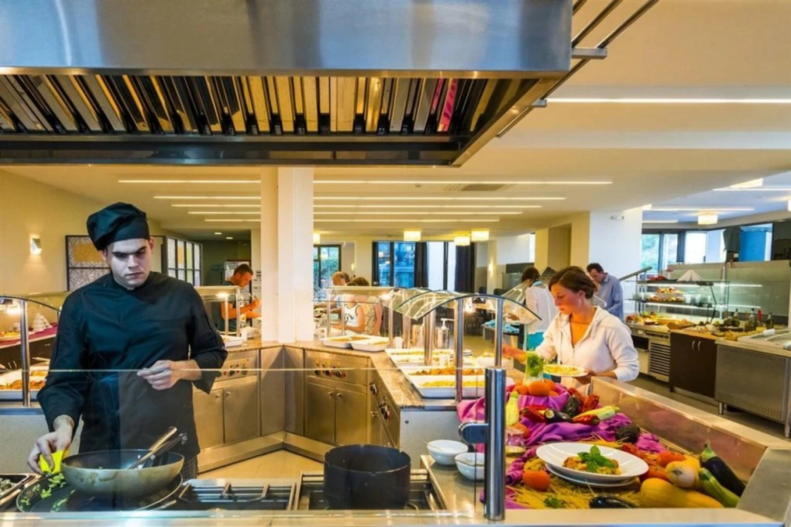 Lagomandra Hotel and Spa