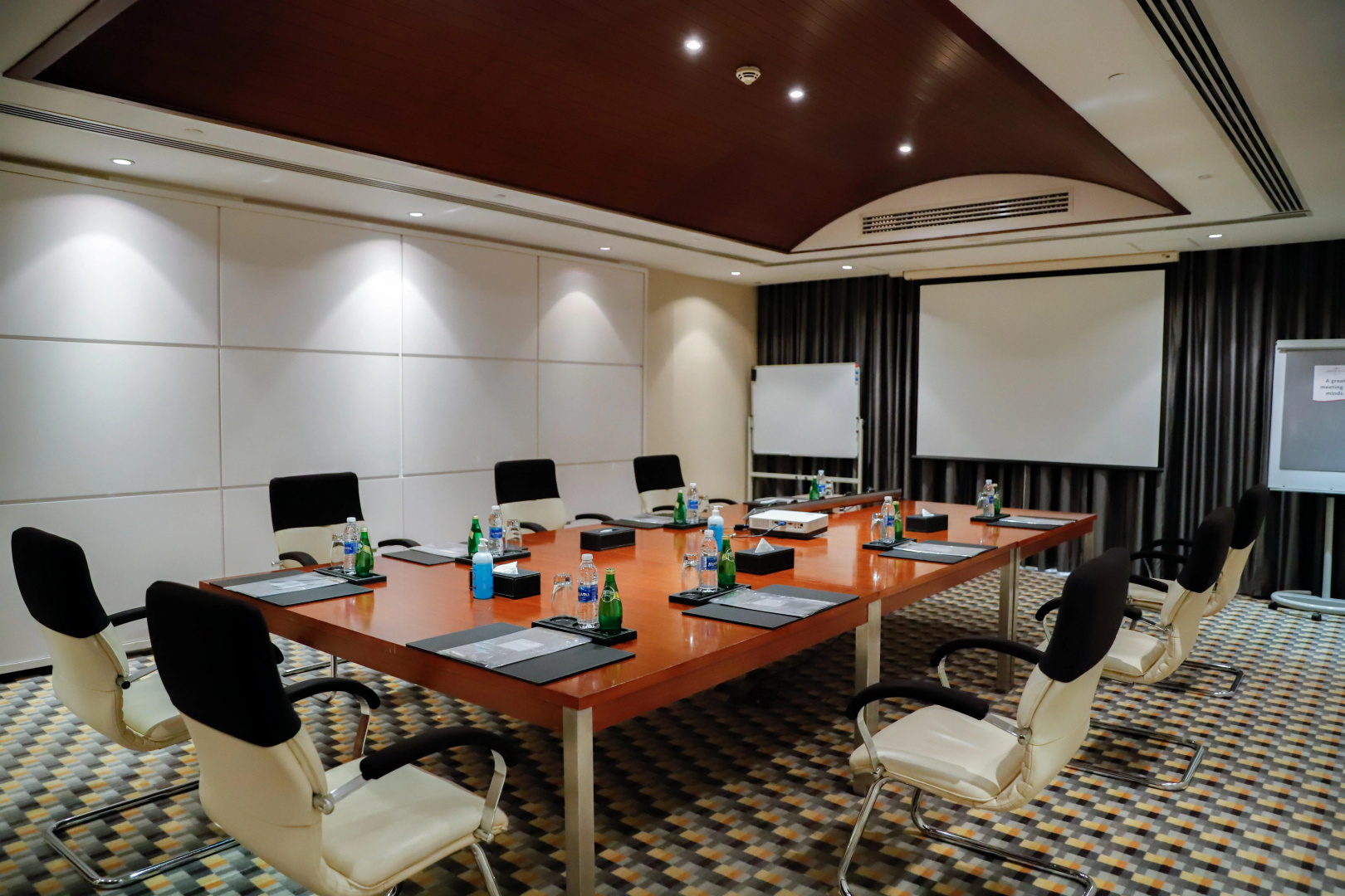 Отель Crowne Plaza Sohar by IHG