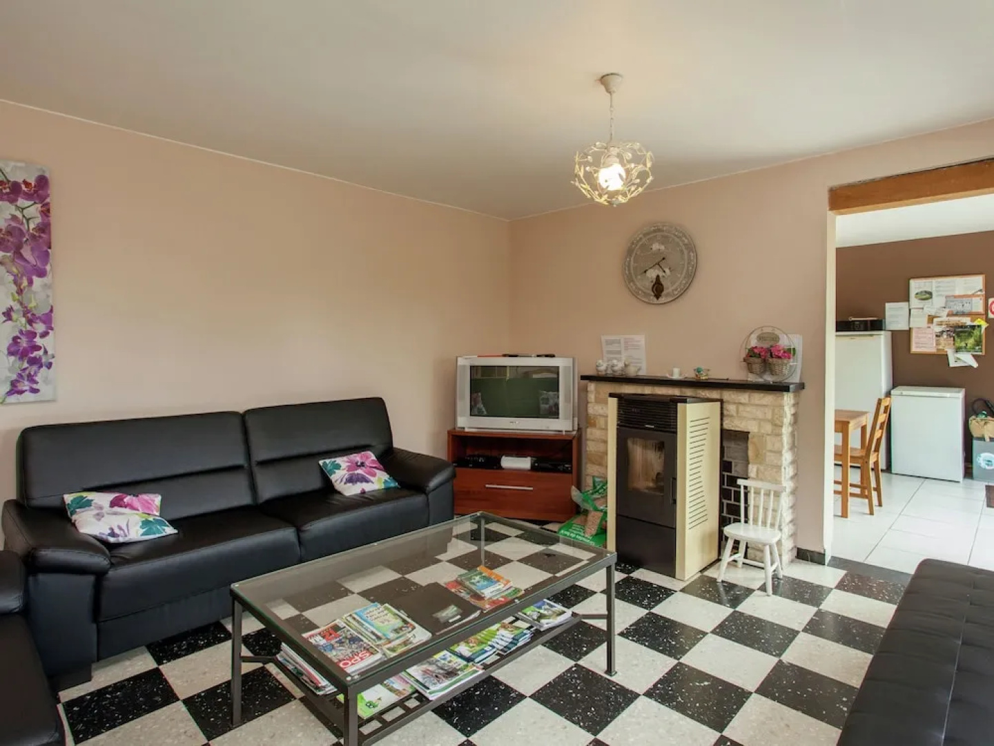 Plush Holiday Home in Nassogne with Private Garden