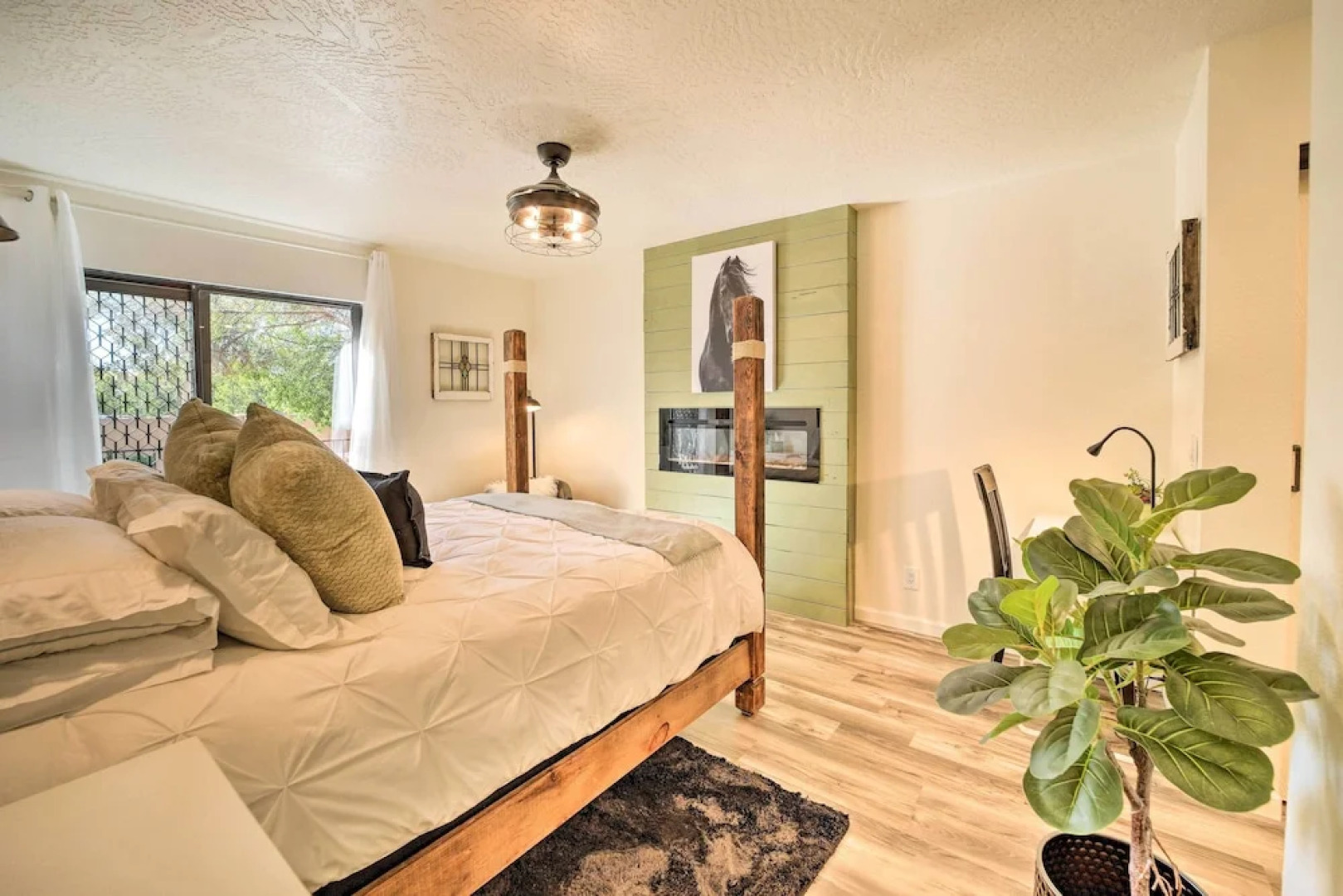 Sedona Condo w/ Pool, Hot Tub, & Pickleball!