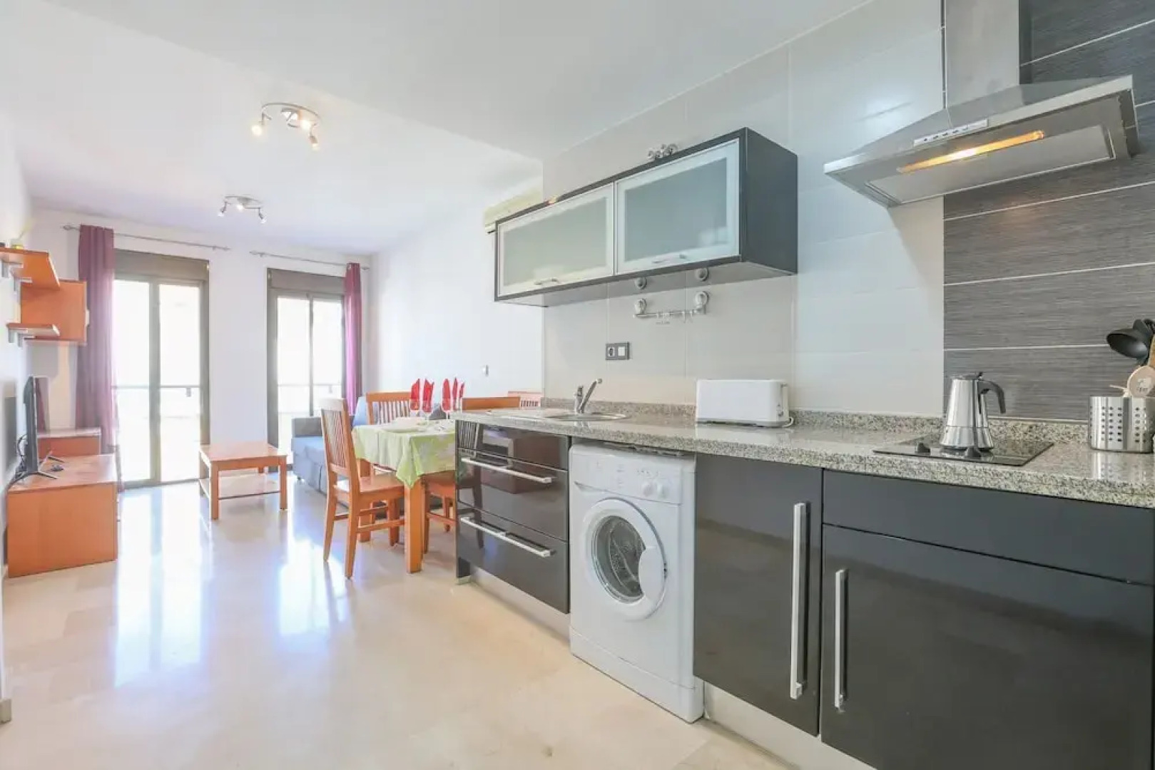 Manuel De Falla I in Dos Hermanas