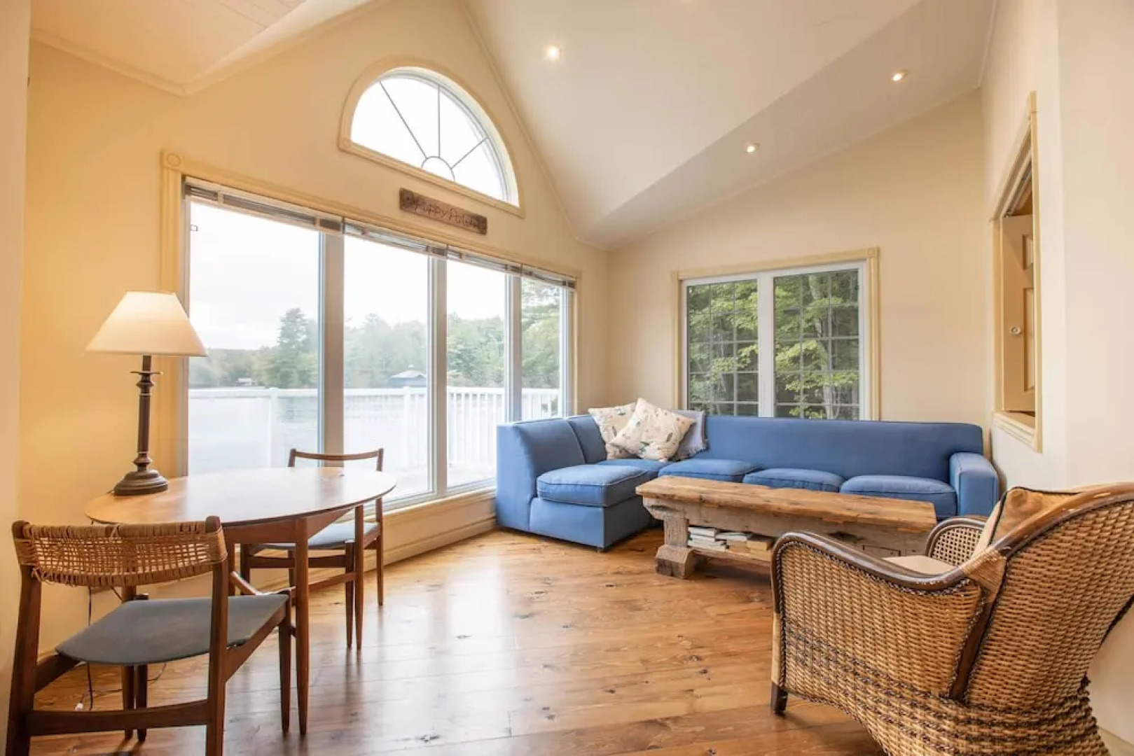 Wildflower Cottage A Fantastic boat access family cottage with a spectacular 500' of waterfront!