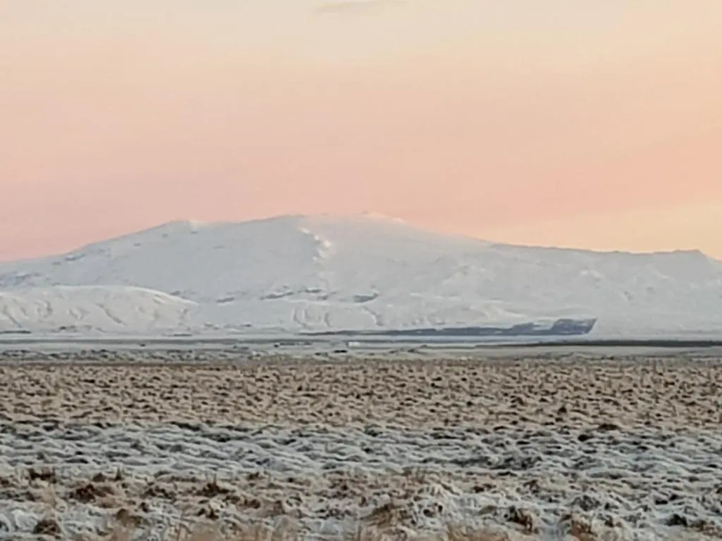 Hekla Cabin 3 Volcano and Glacier View