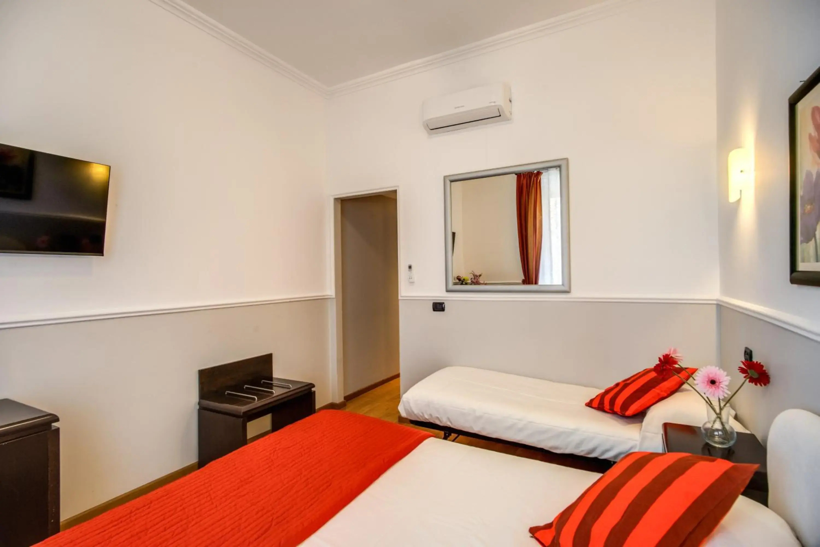 Everest Inn Rome