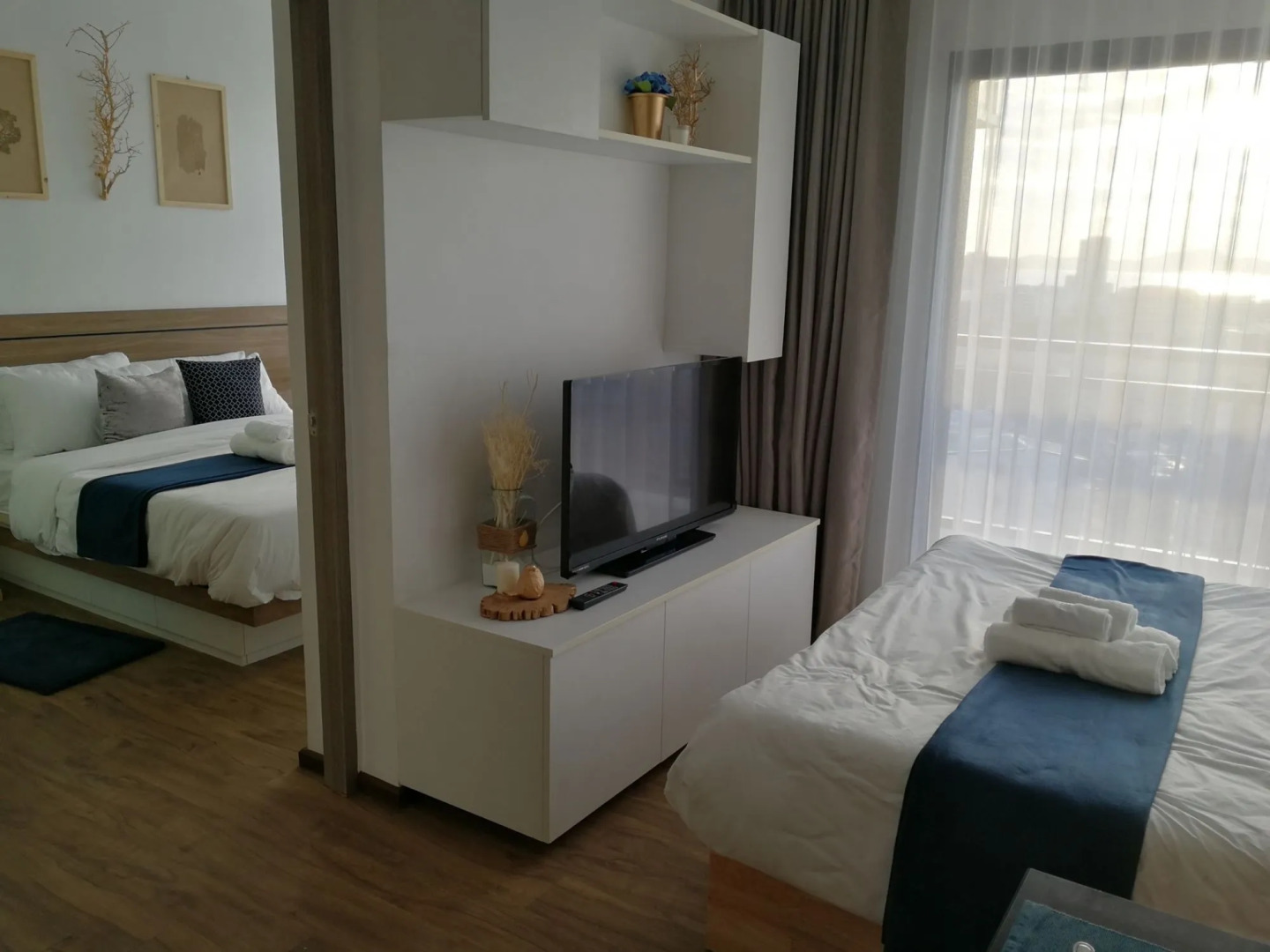 Simply Comfy Apartment by Patsamon