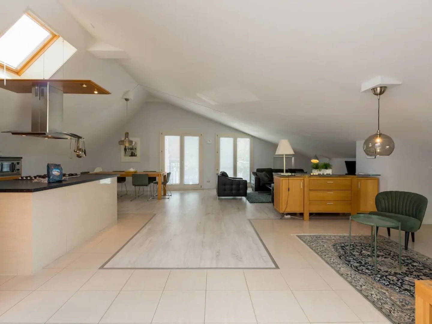 Very Spacious 6-person Apartment Located in the Centre of Ouddorp