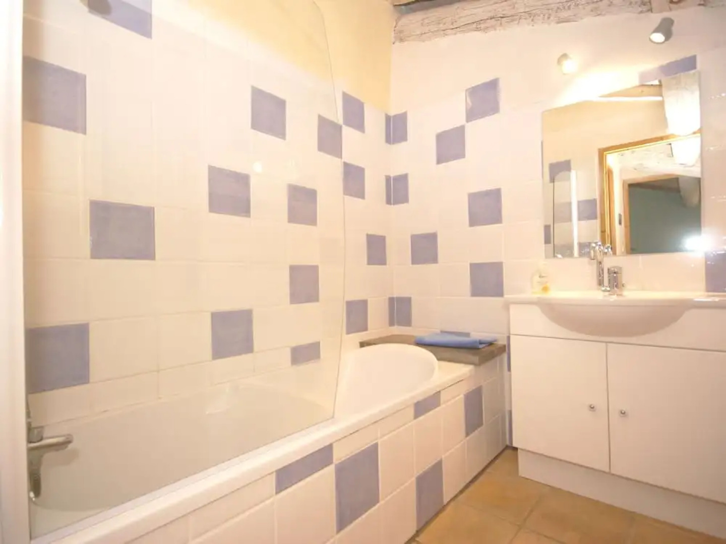 Stylish Villa in Fraissé-des-corbières With Swimming Pool