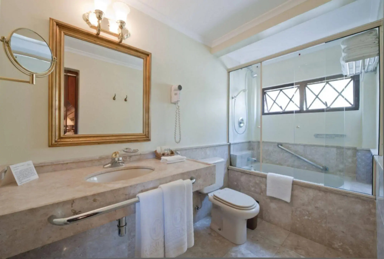 Le Suisse Elegance Hotel