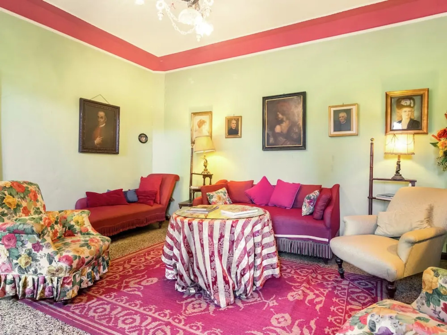 Luxurious Mansion in Crespignaga With Swimming Pool