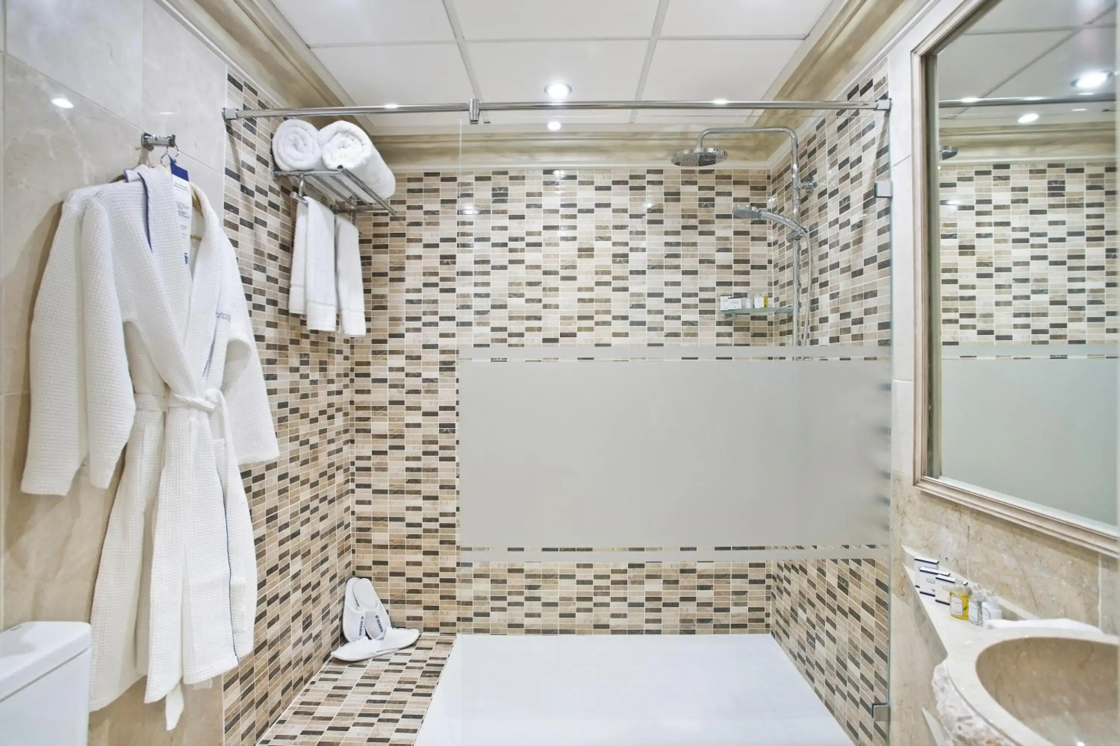 El Oceano Beach Hotel