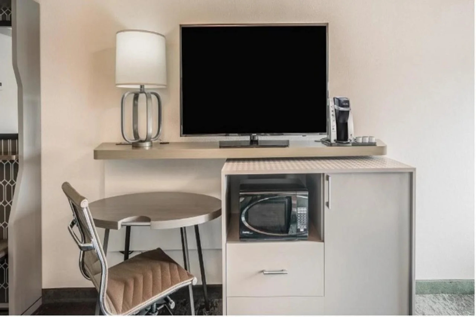 Holiday Inn Roanoke Airport – Conference CTR by IHG