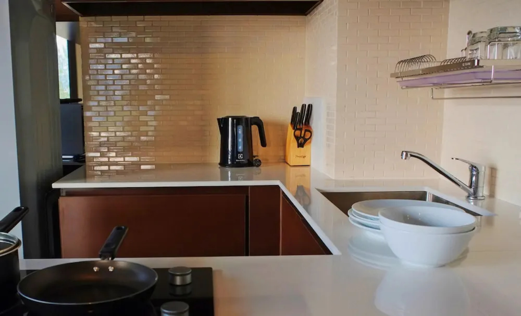 Balcony Courtyard Hotel & Serviced Apartment