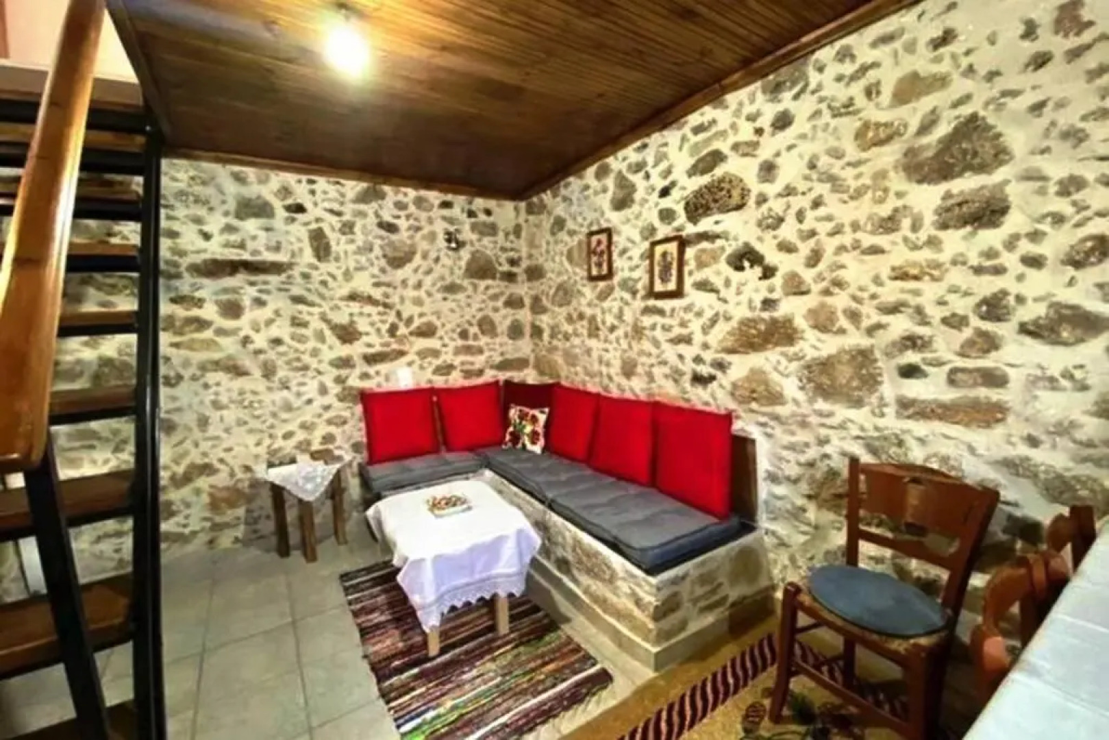 Nikos Traditional House
