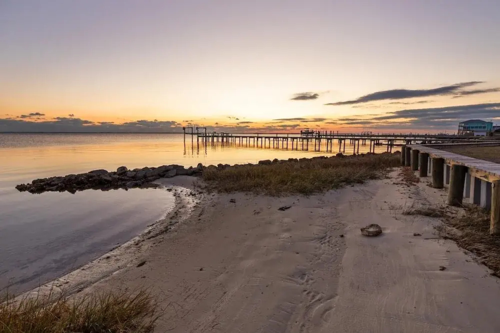 The Island House 5 Bedroom Home by RedAwning