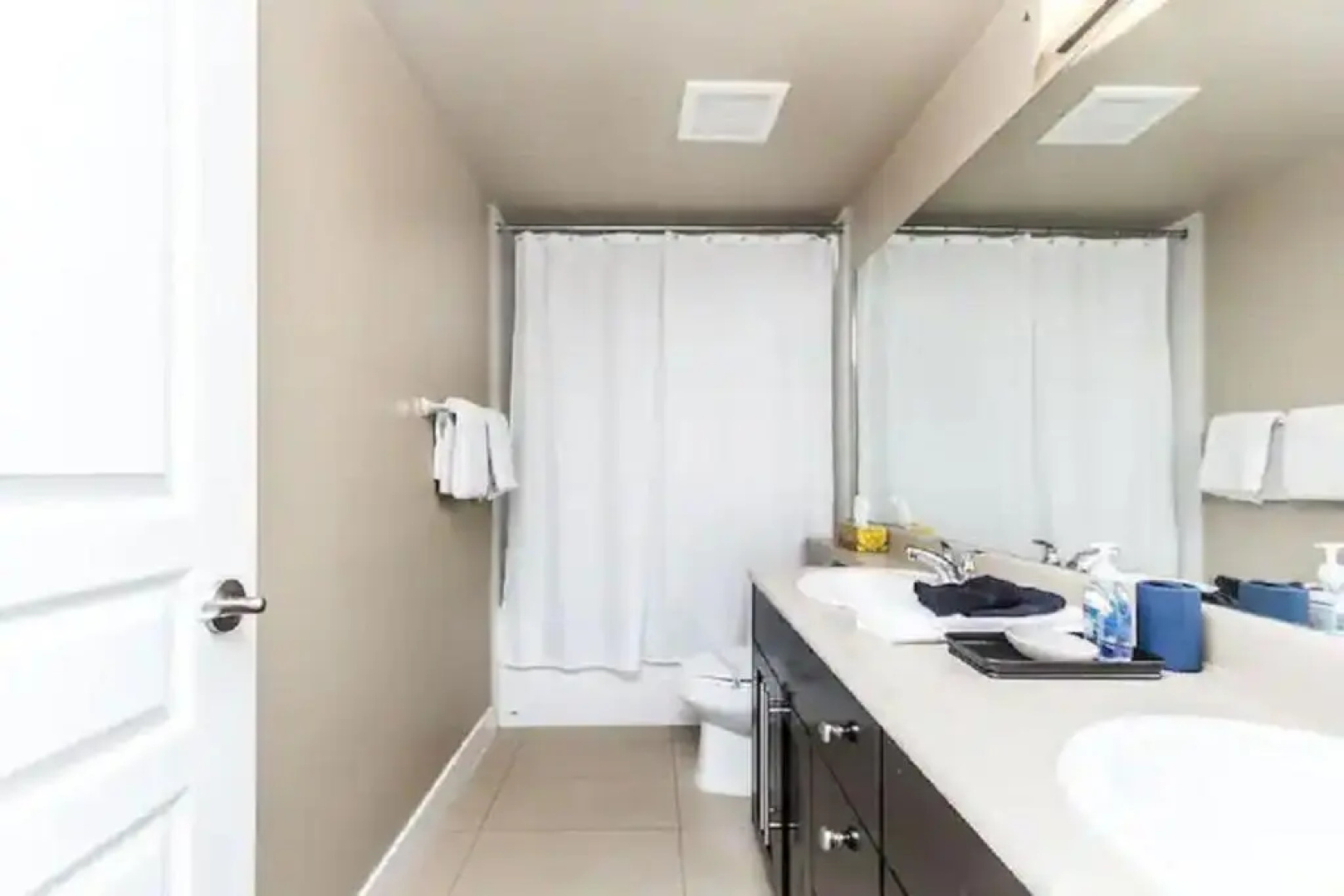 Waterscapes Resort by Discover Kelowna Resort Accommodations