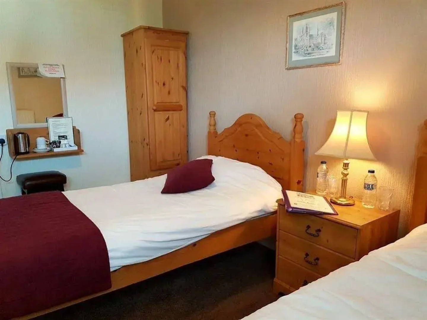 The Horseshoe and Castle