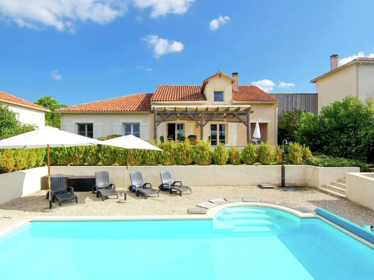 Luxury Villa With Heated Pool Overlooking a Challenging 18-hole Golf Course