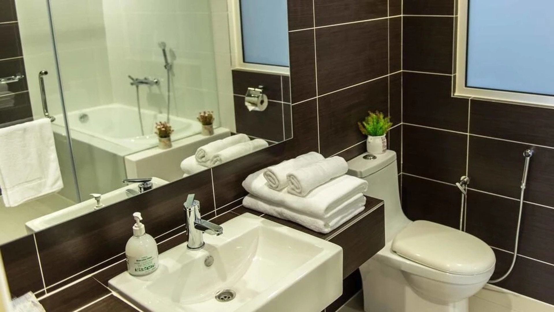 Encorp Marina Suites