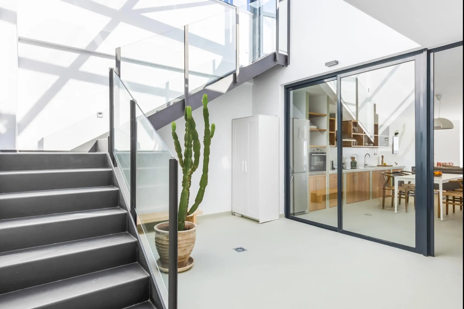 Design house with roof terrace ocean views