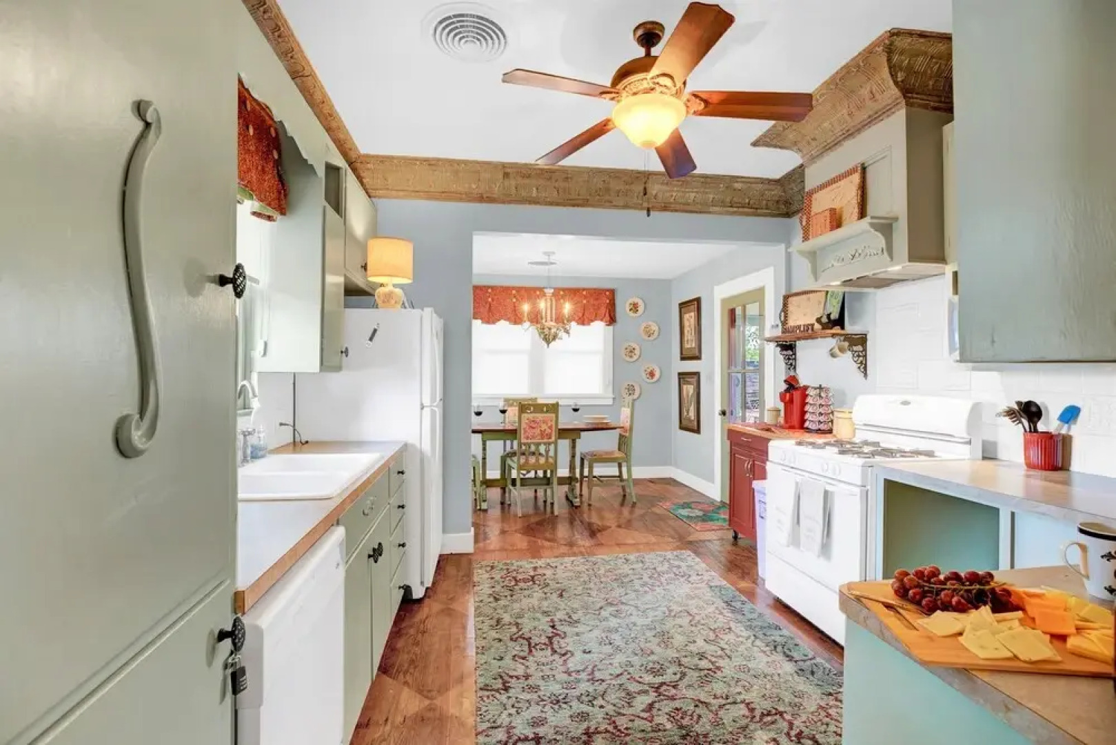 New! Stunning Historic Home Near Town With Bbq!