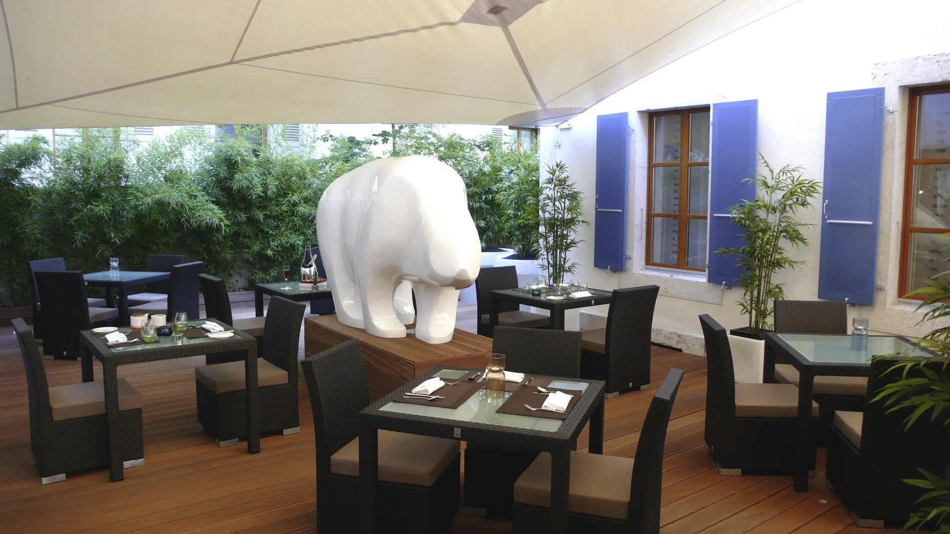 La Cour Des Augustins Boutique Gallery Design Hotel