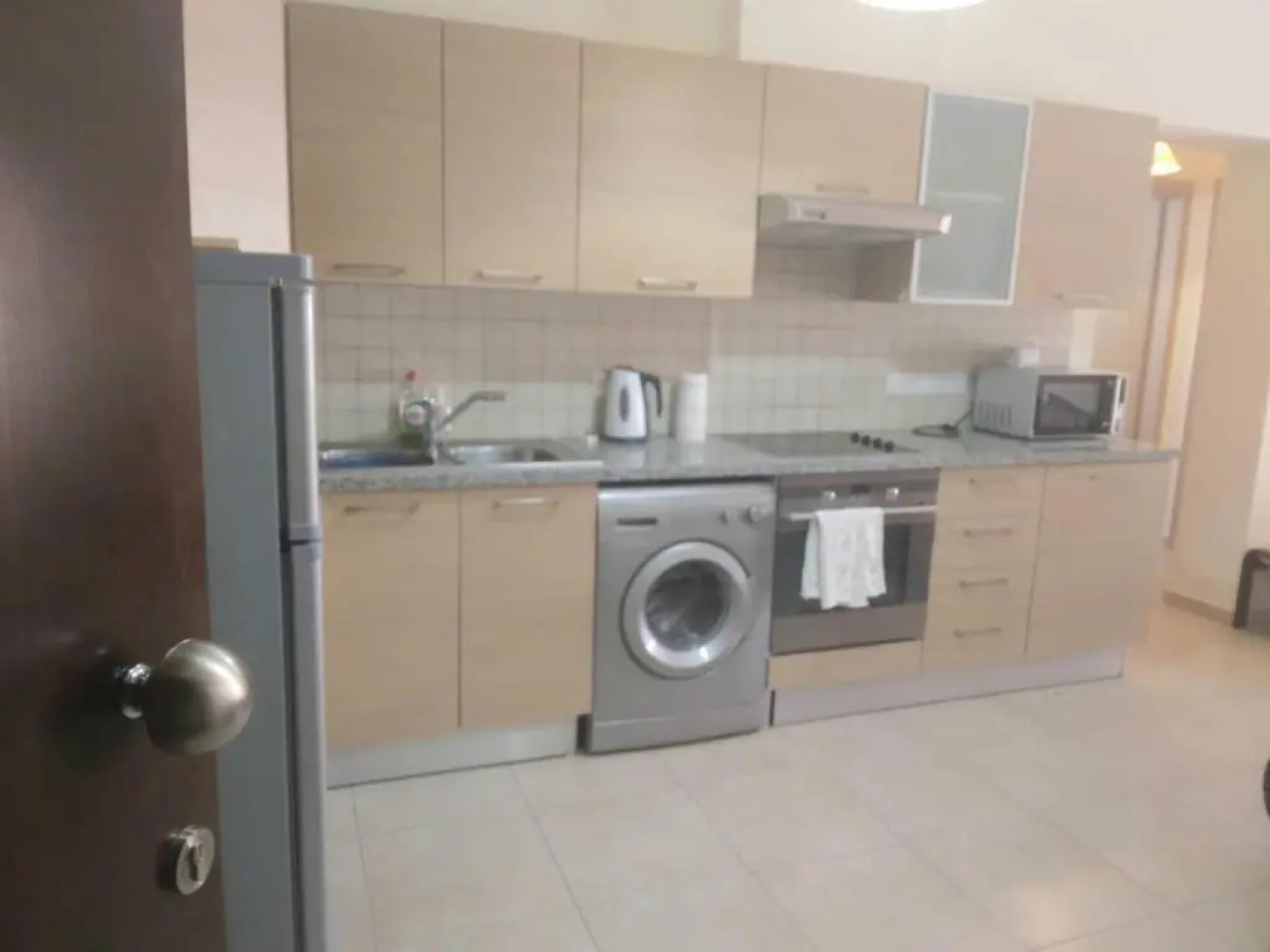 2 bedroom apartment with communal pool and roof garden