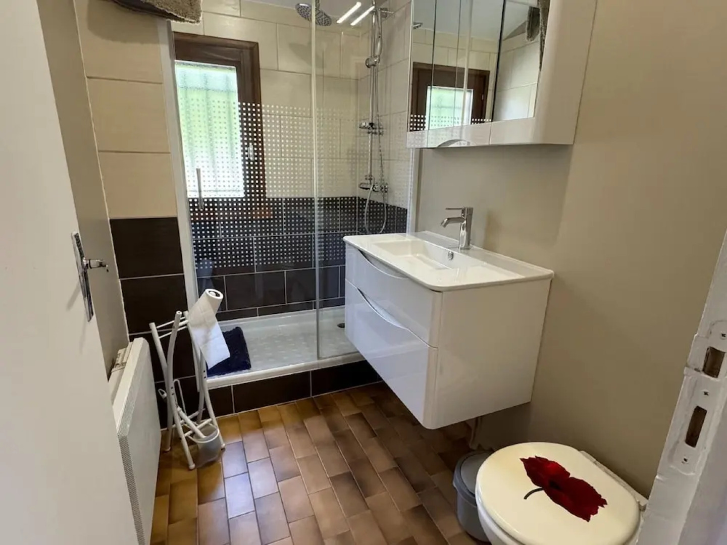 Beautiful Villa Near Village des Vans