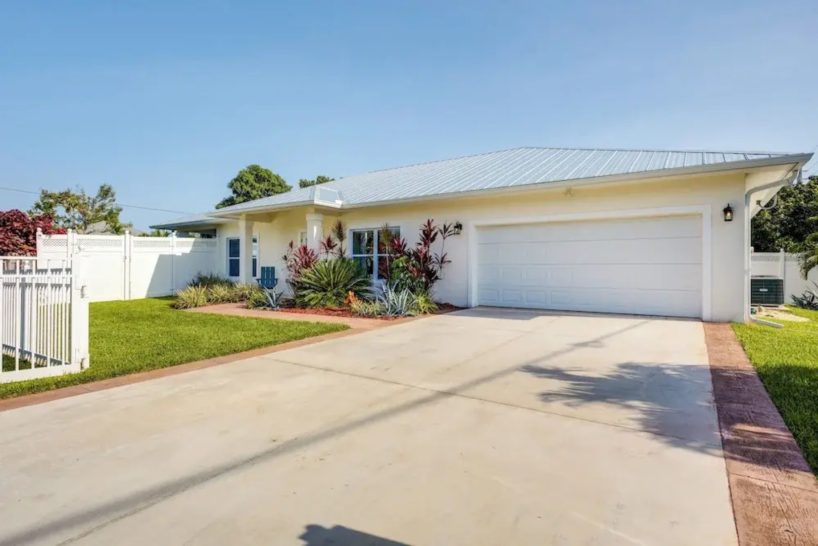 Florida Gem: Saltwater Pool By Beaches & Kayaking!