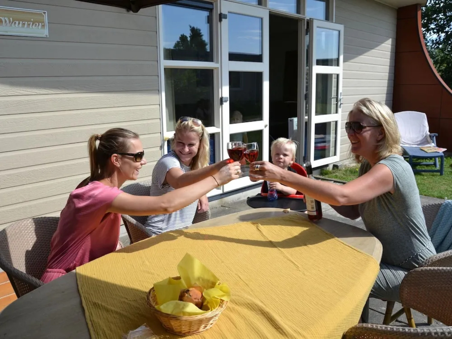 Bungalow in South Holland With Unique Design