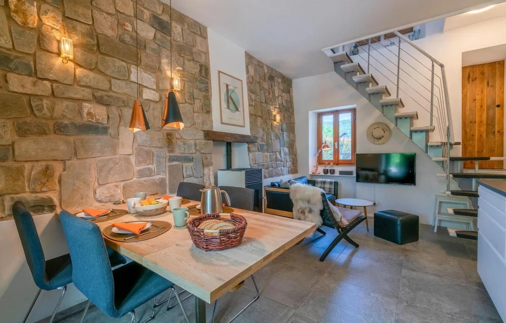 Amazing Home in Cascio, Molazzana With 2 Bedrooms and Wifi