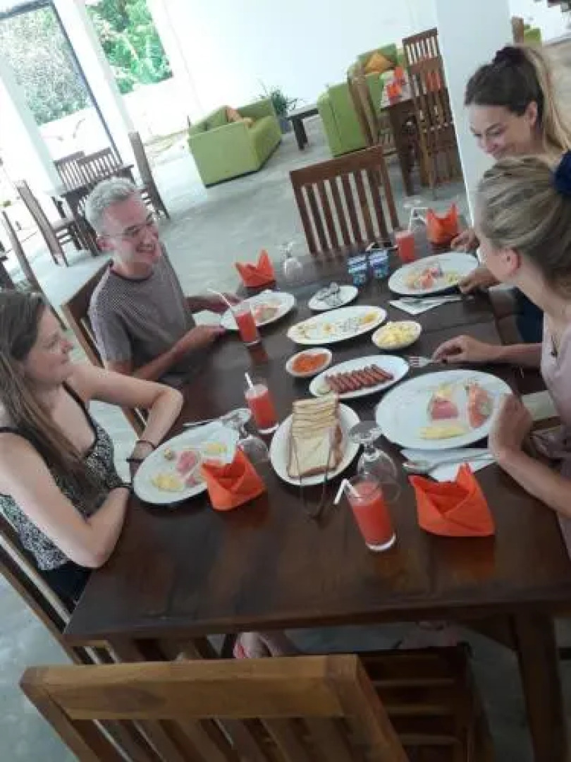 Mahinda Hotel and Restaurant