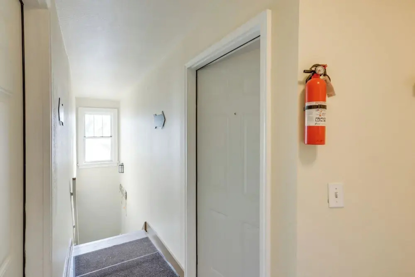 Cozy Delafield Apartment - Walk to Lake!