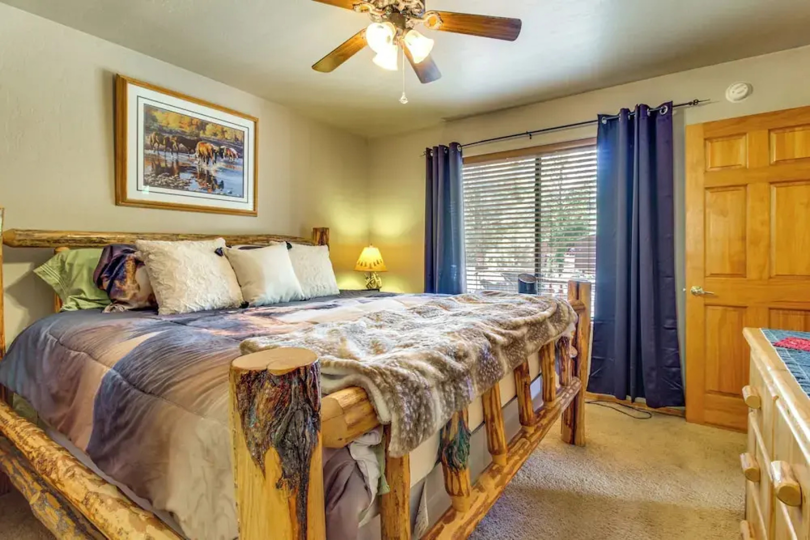 Near Hiking Trails: Heber-overgaard Haven w/ Deck!