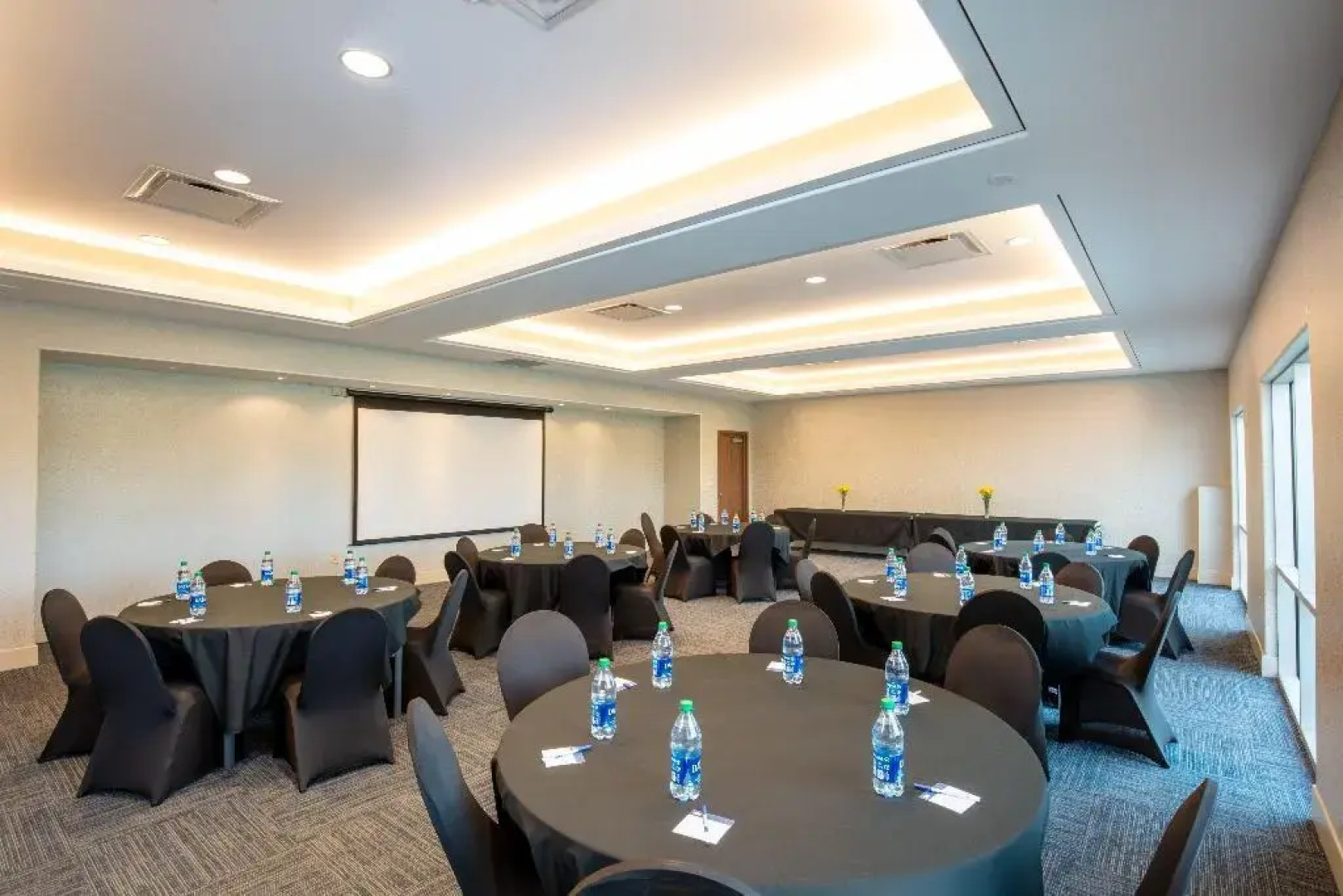 Holiday Inn Express & Suites Beloit by IHG