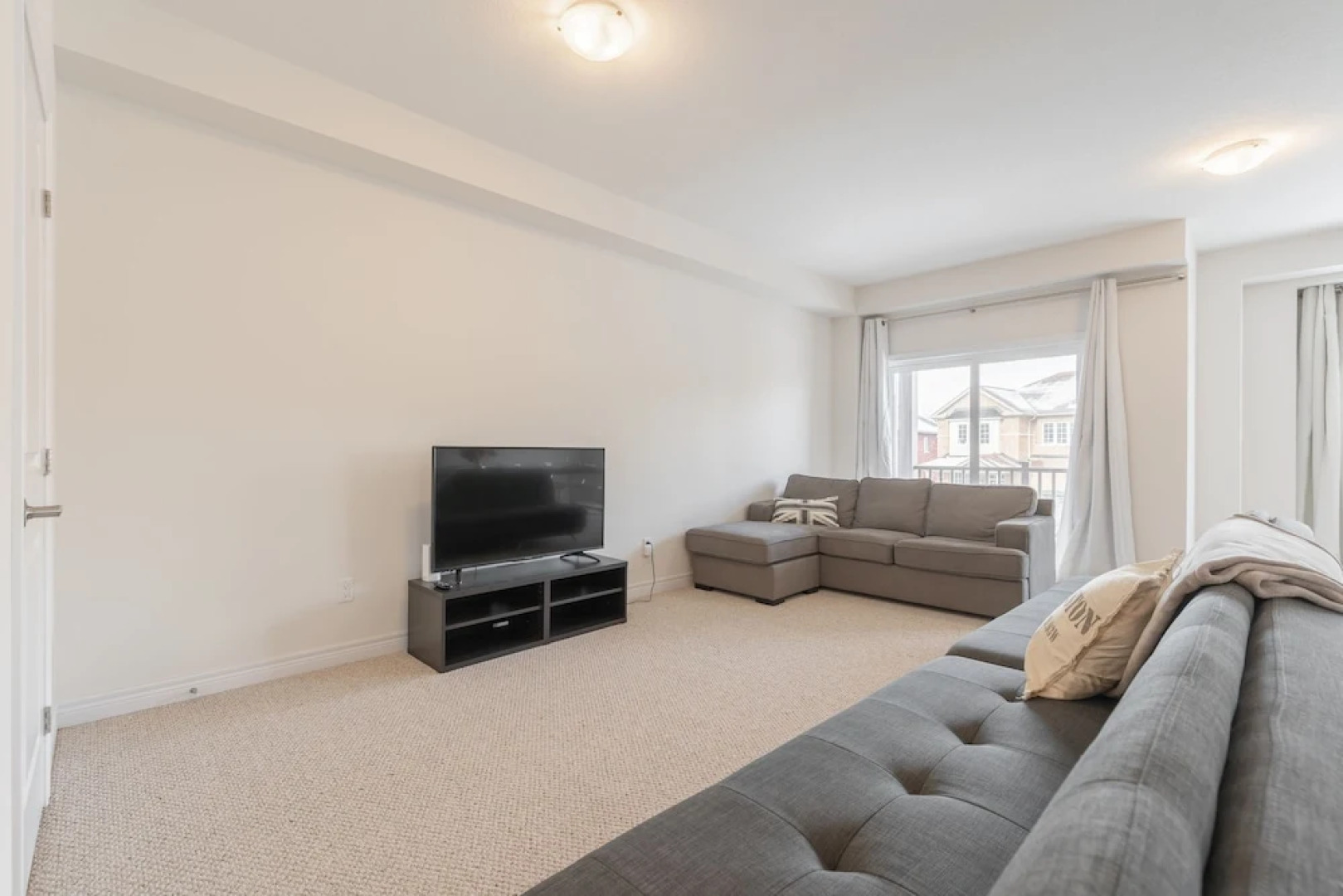 Lavish Brand New Four Bedroom Townhouse