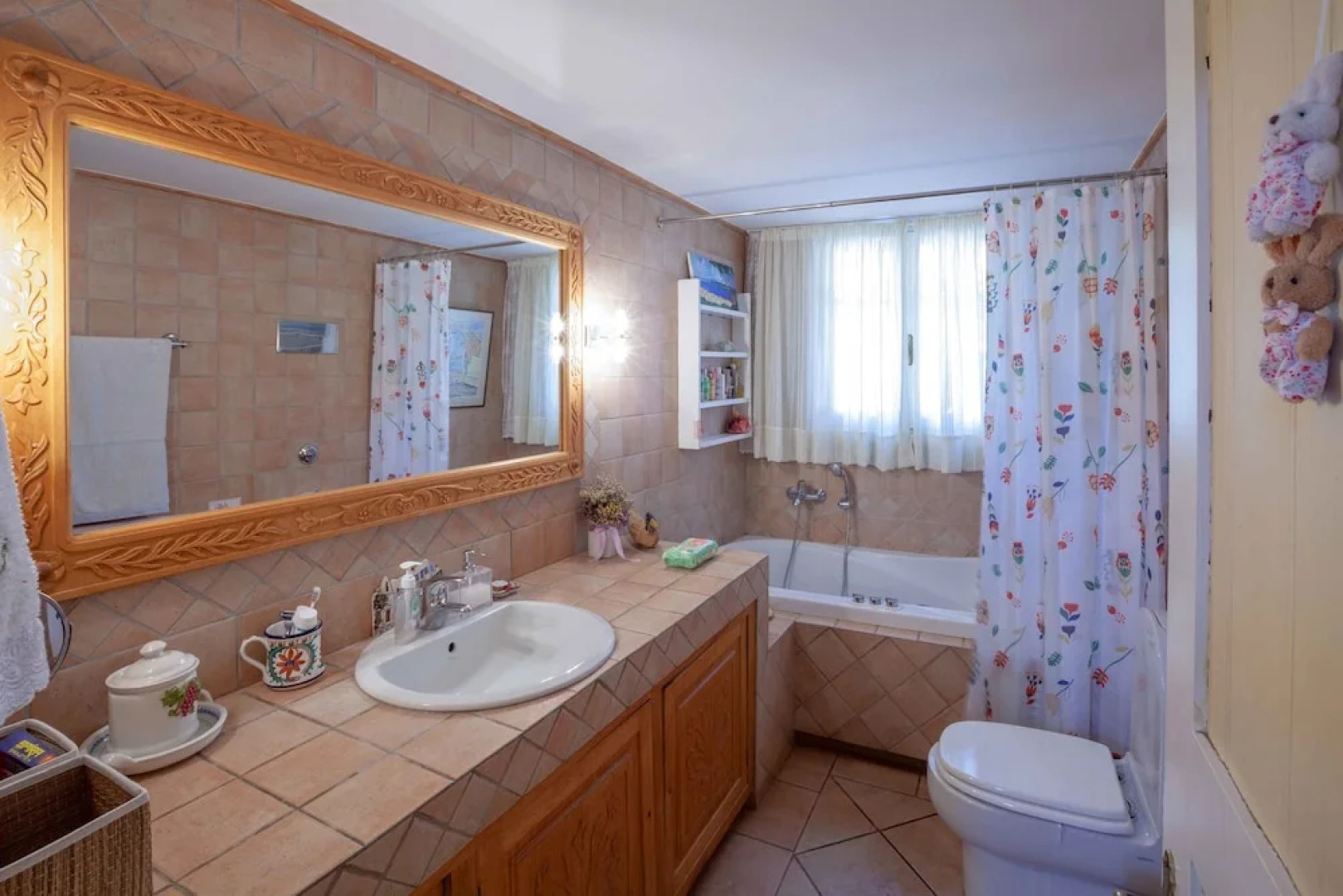 Beautiful mini eco farmhouse