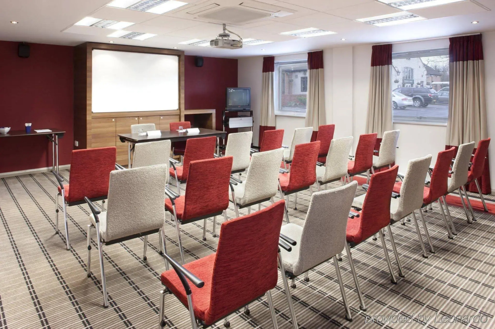 Holiday Inn Express Warwick - Stratford-upon-Avon by IHG