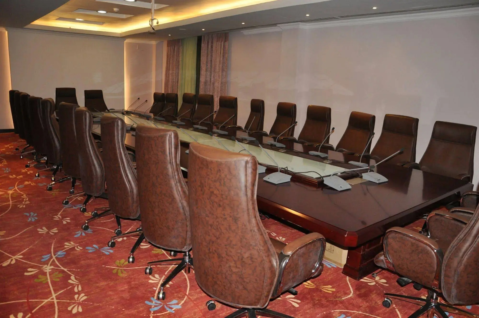 Elilly International Hotel