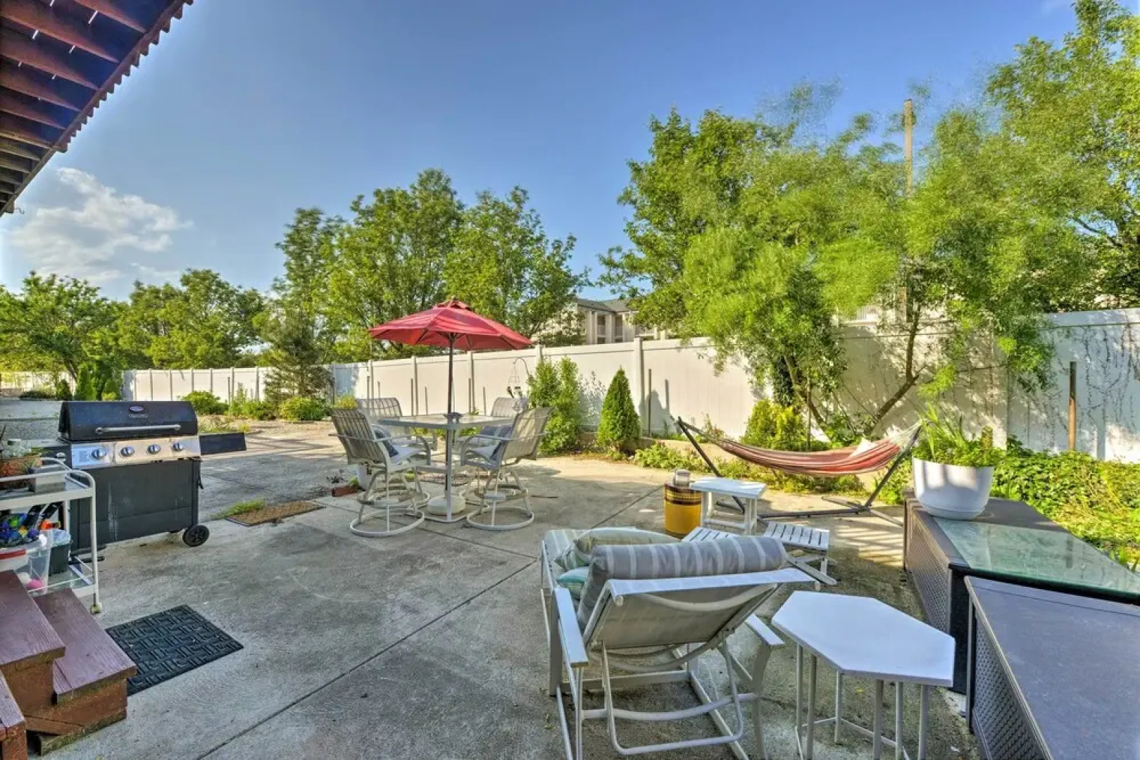 Brigantine Beach Block Townhome w/ 3 Balconies!