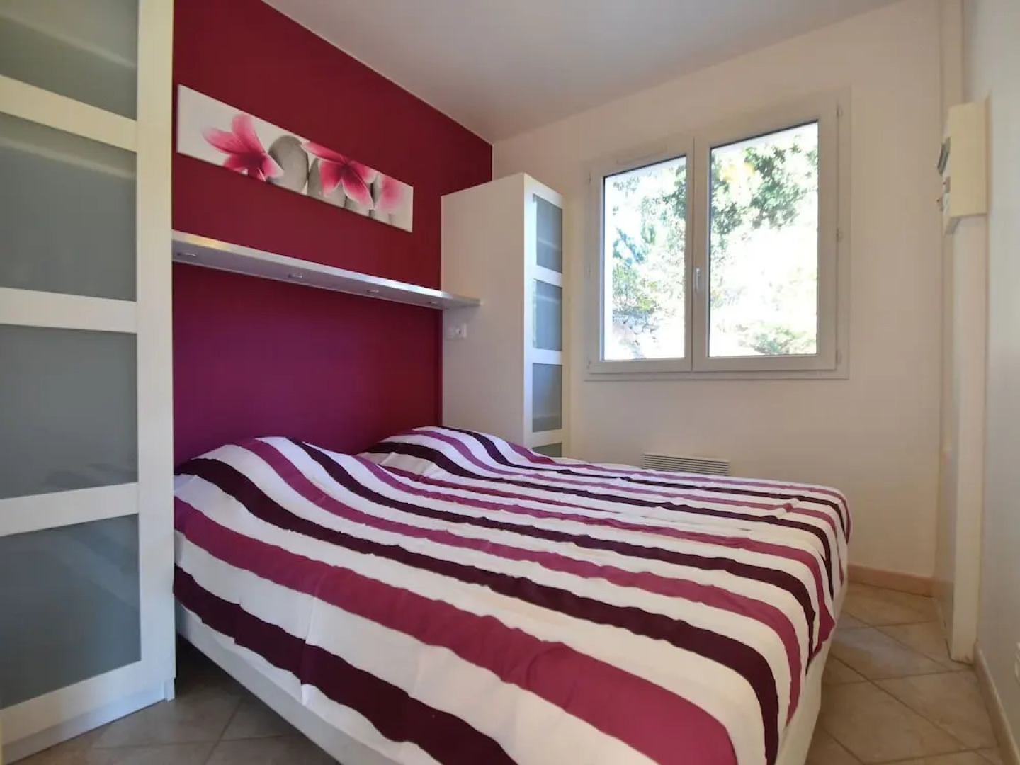 Air-conditioned villa with heated pool, guesthouse and stunning views