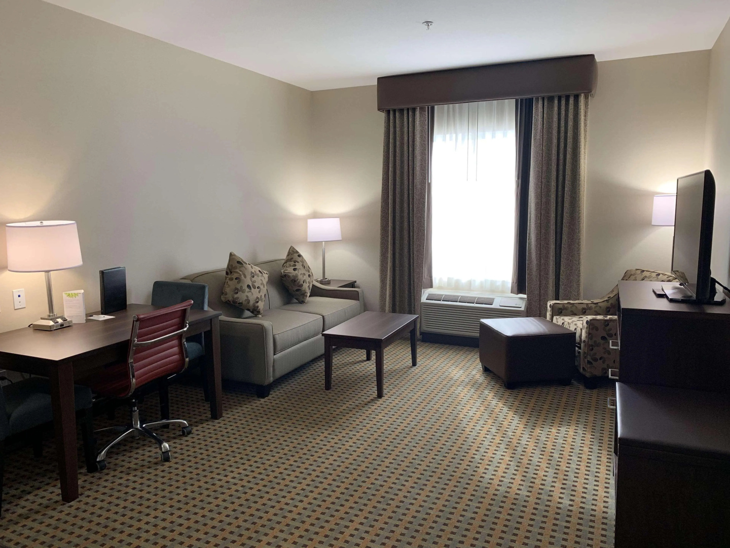 Best Western Plus Hinton Inn & Suites