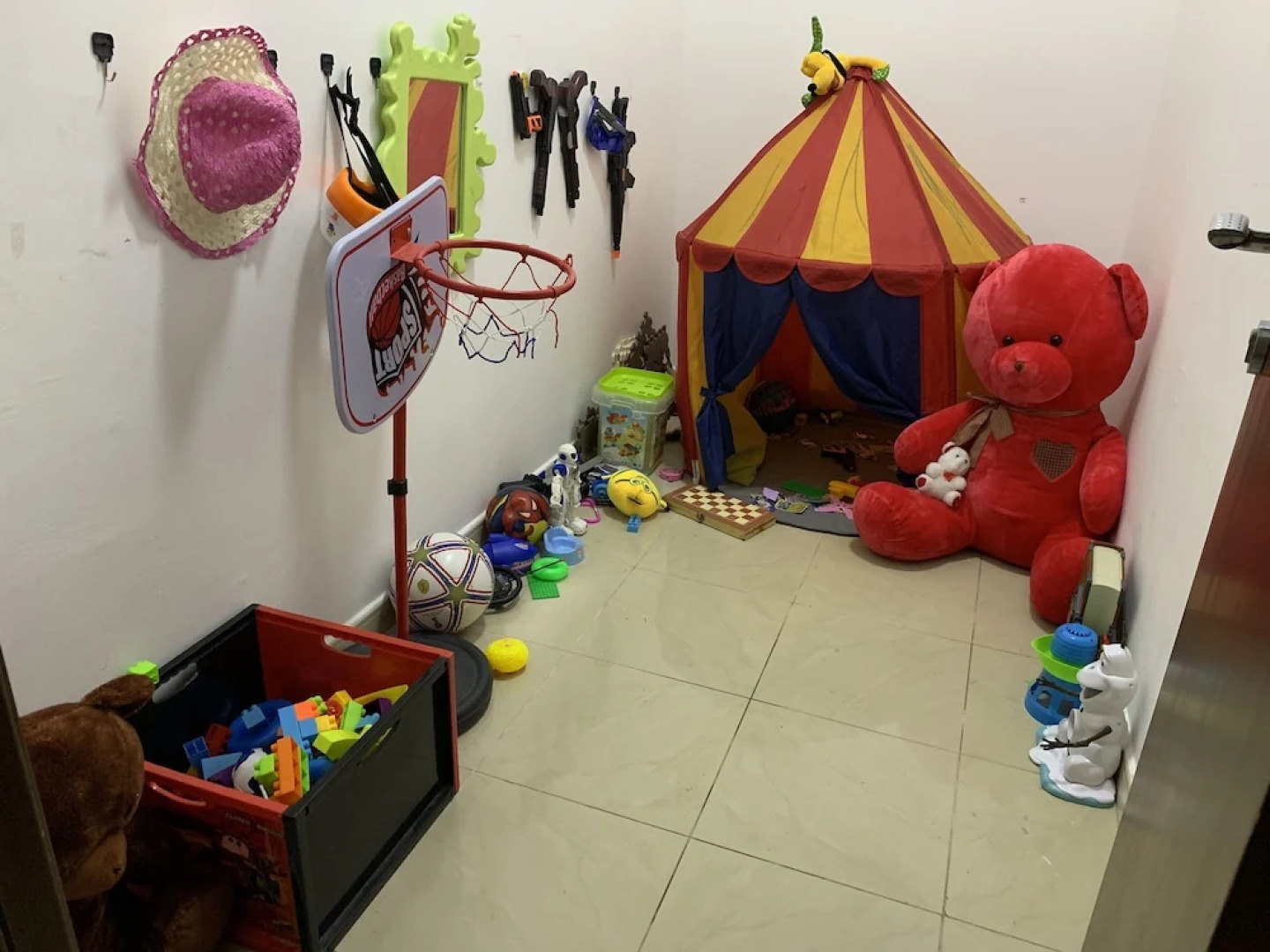 Luxury Furnished 3BR near LAKE Khalid