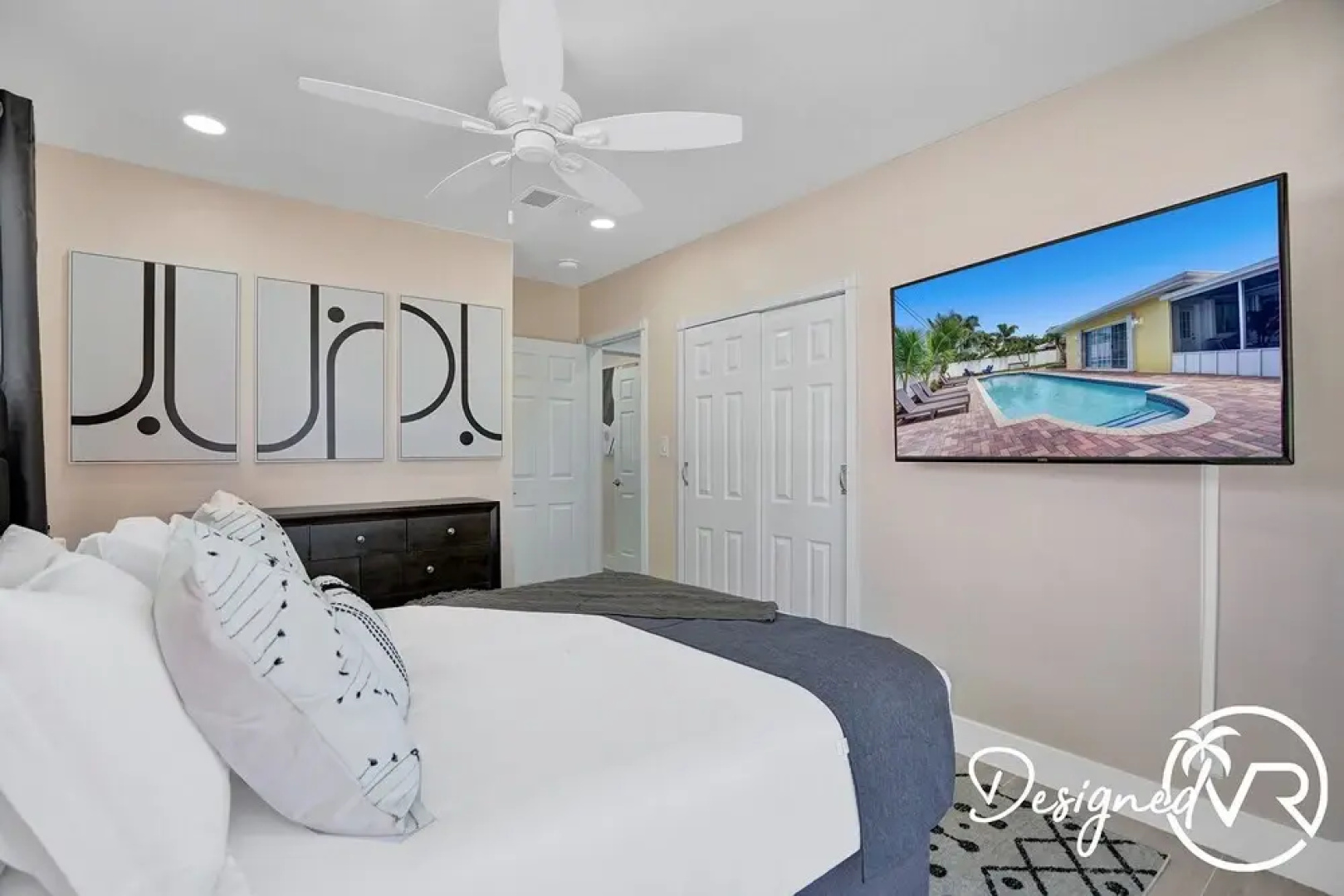 Close to Beach 4Br with Heated Pool