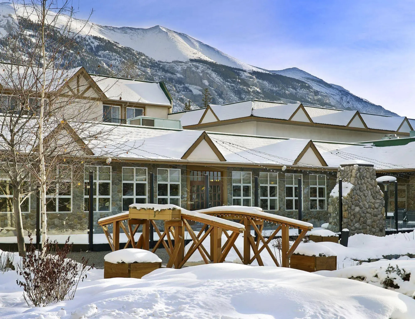 Coast Canmore Hotel & Conference Centre