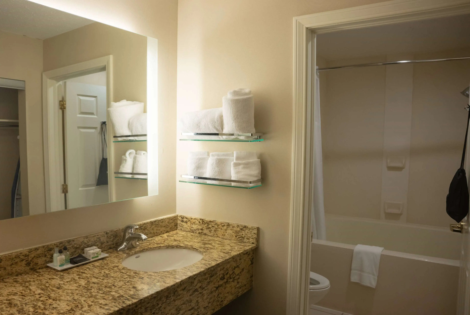 Hawthorn Suites BY Wyndham Erie