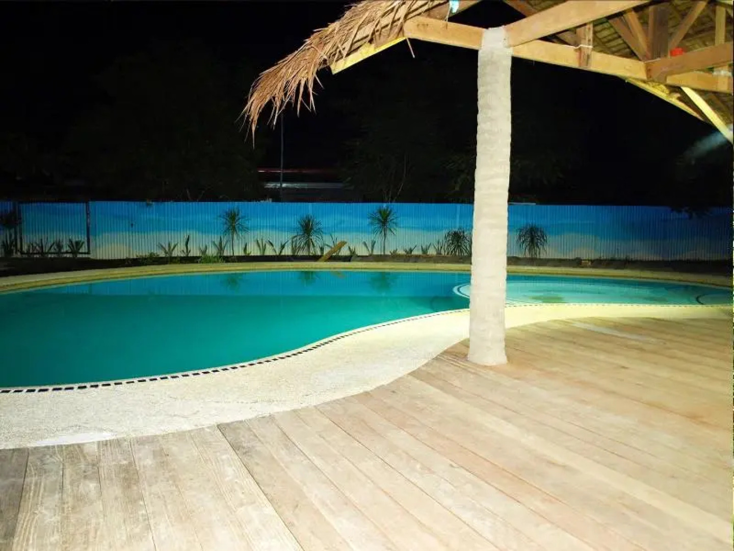 The Sharks Tail Dive Center