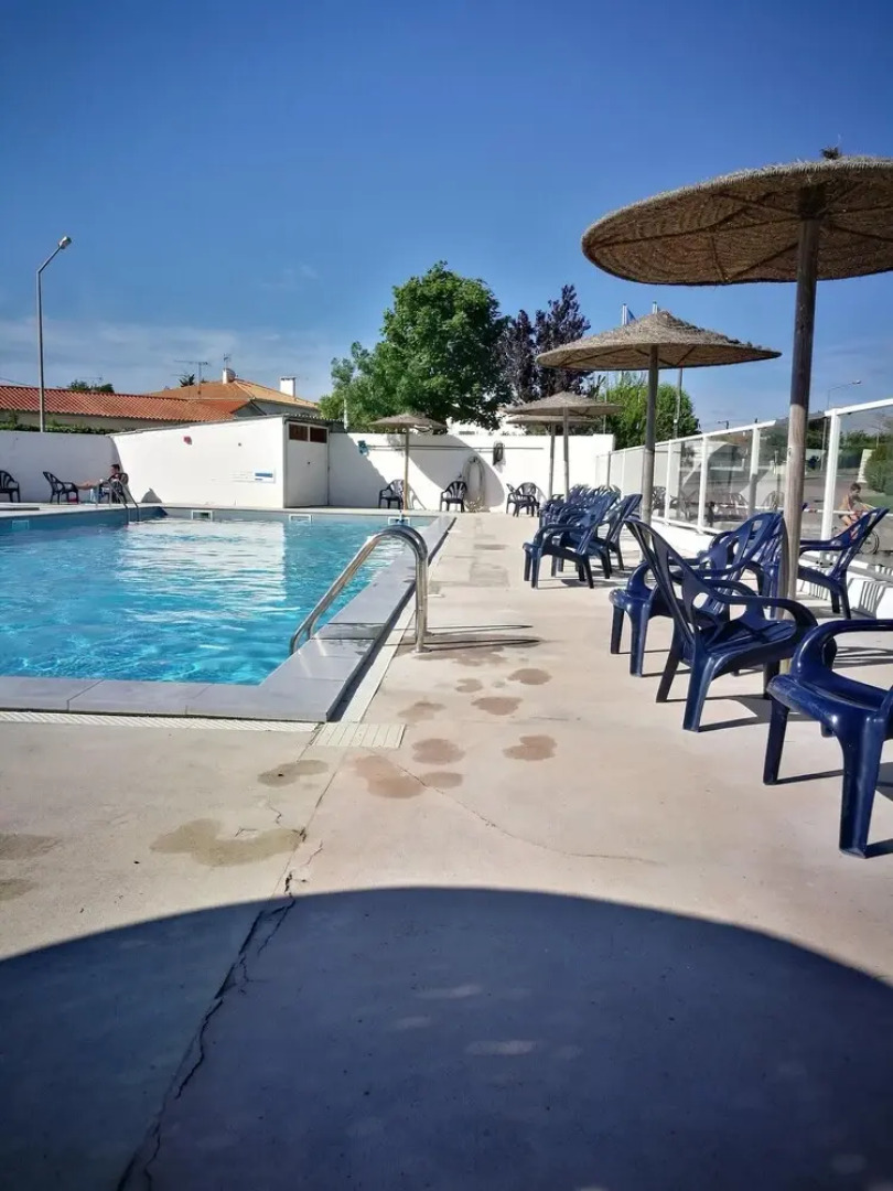 Bungalow With one Bedroom in Meschers-sur-gironde, With Pool Access, Furnished Garden and Wifi