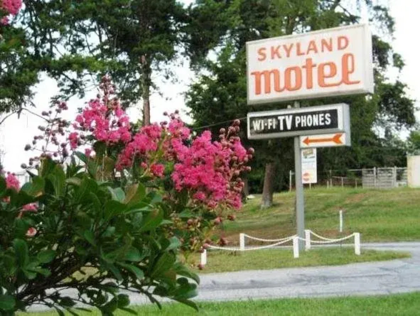 Skyland Motel